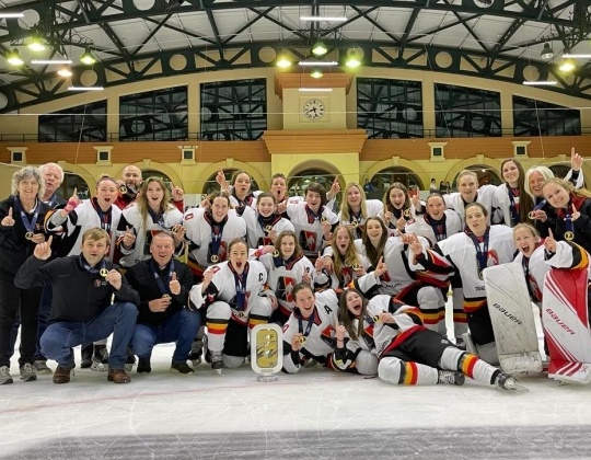 Belgian Women's Ice Hockey Team wins Gold at Worlds DIV2B and is promoted for the 2nd Time in a Row