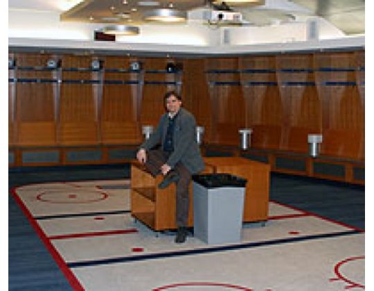 Le SG de la FRBHG visite la chambre sanctuaire des Oilers Edmonton