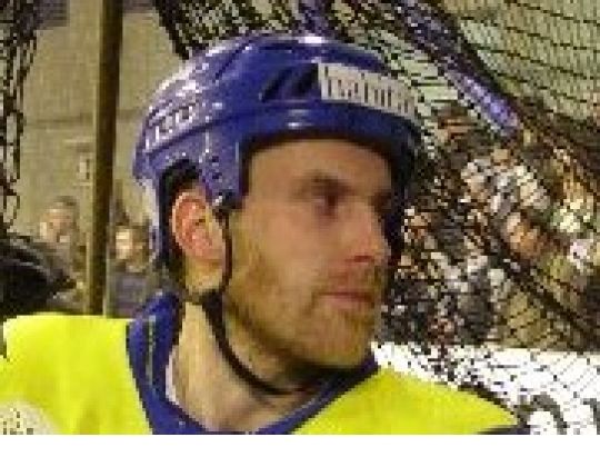 BUCK ROMBOUTS (PHANTOMS DEURNE) RECHAUSSE LES PATINS