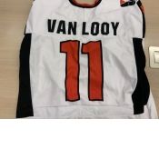 19/22 # 11 white van Looy